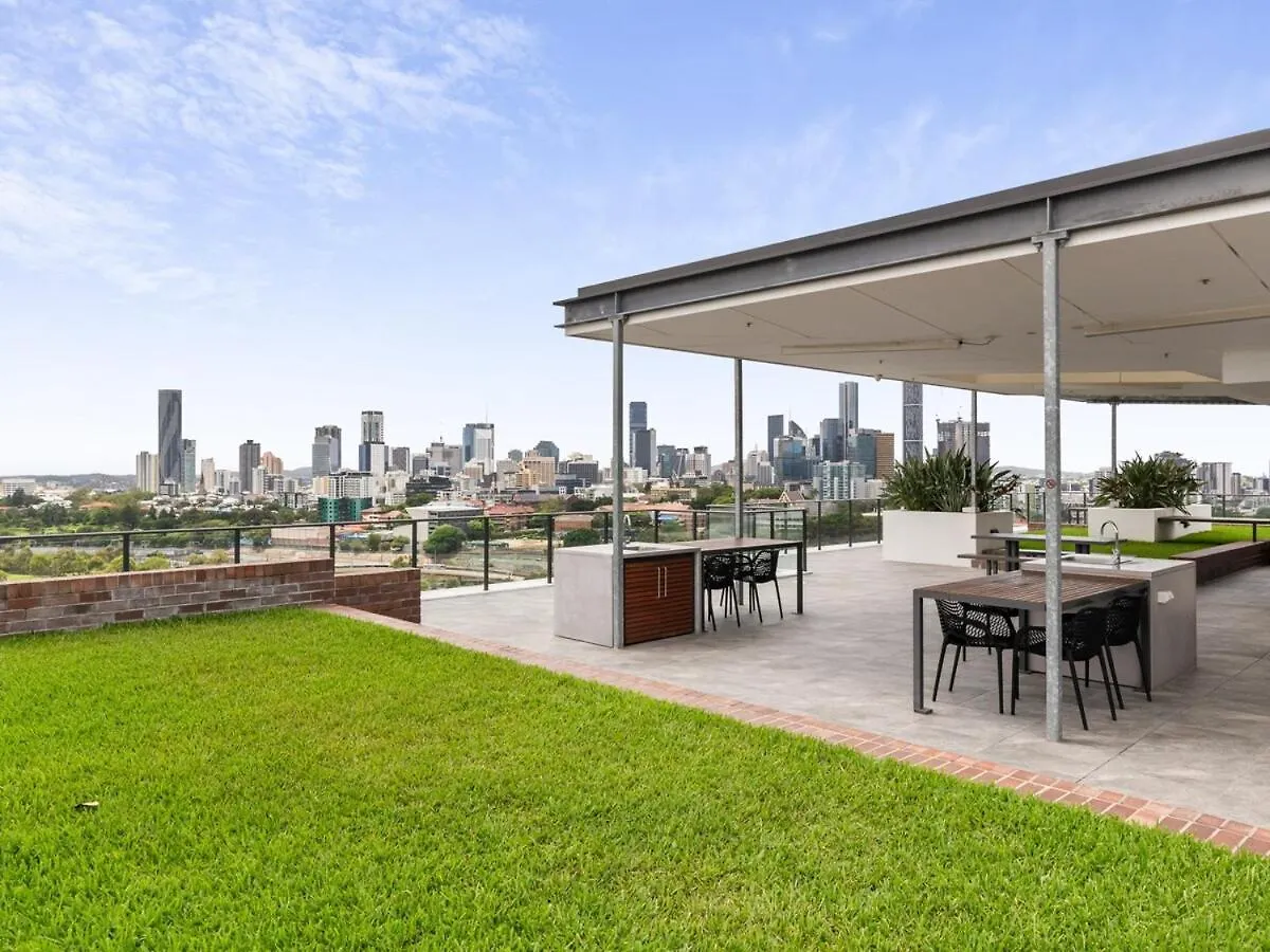 2B Golf Parkside Panoramic Cityview Topfloor Brisbane