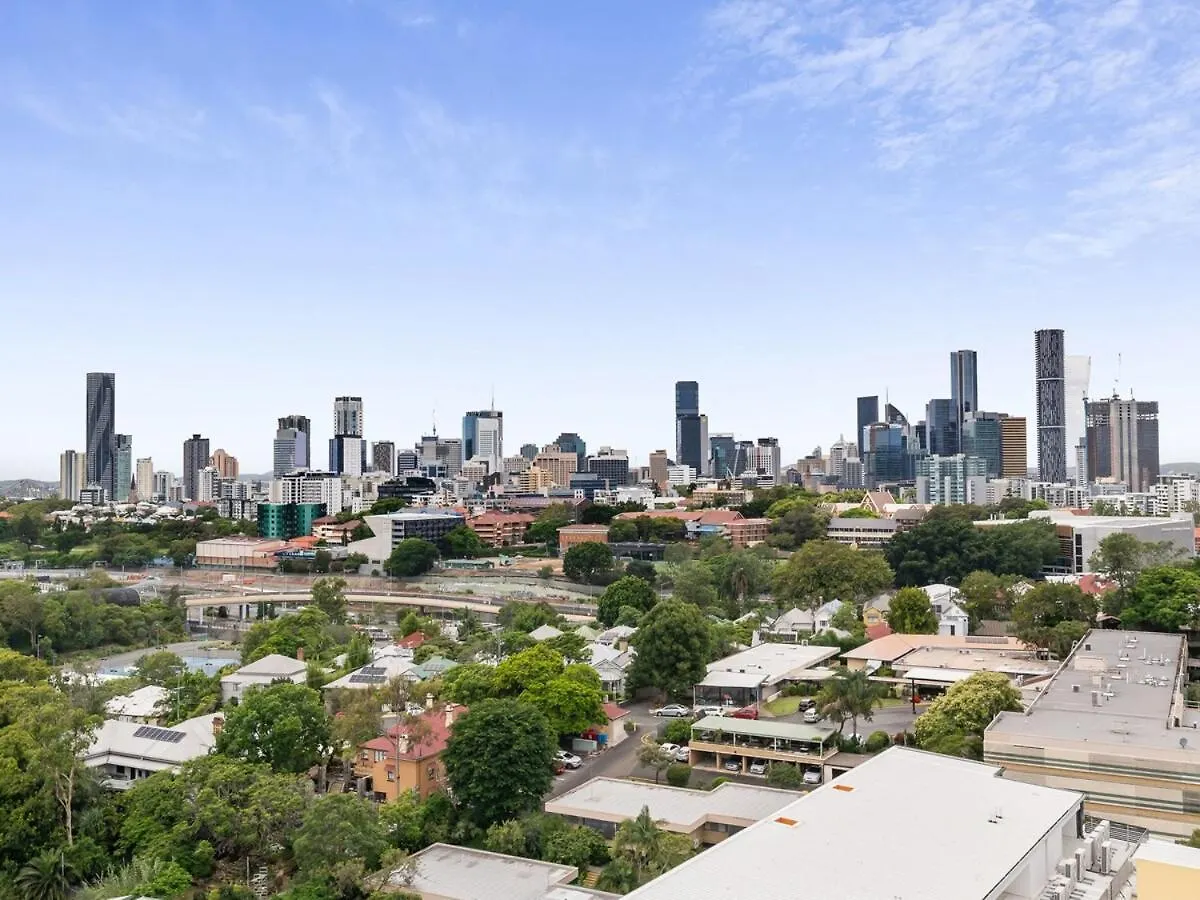 2B Golf Parkside Panoramic Cityview Topfloor Brisbane 0*,